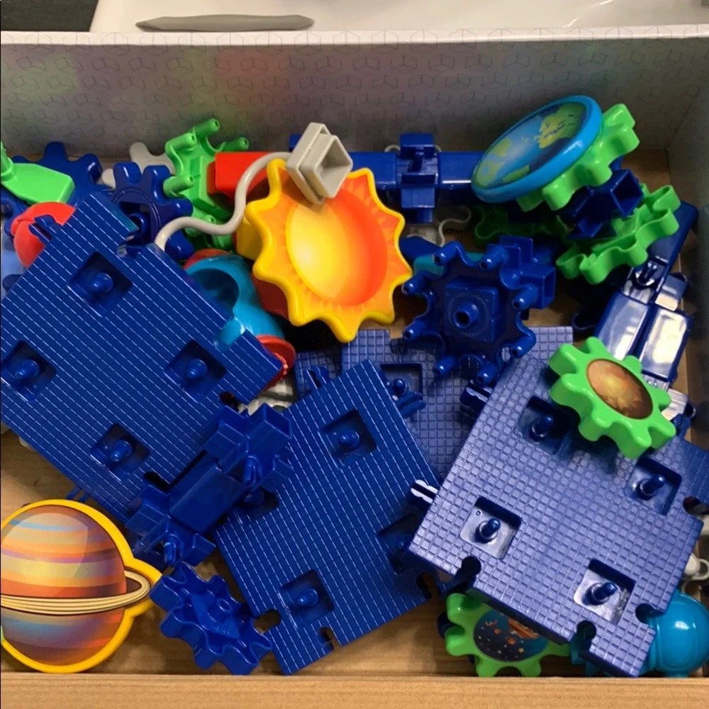 Learning Resources Space Explorers Building Set Cogs - Picture 6 of 12